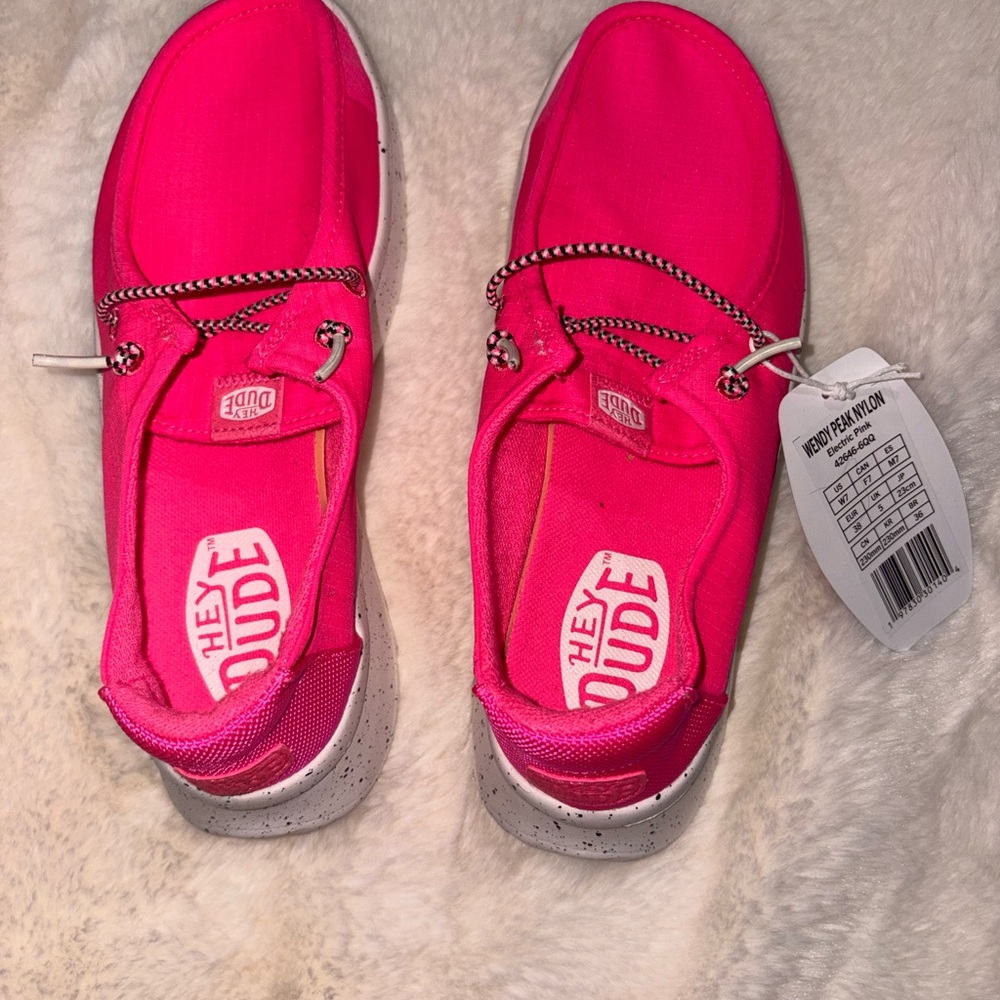 NWT Hey Dude Womens Hot Pink Wendy Slip-On